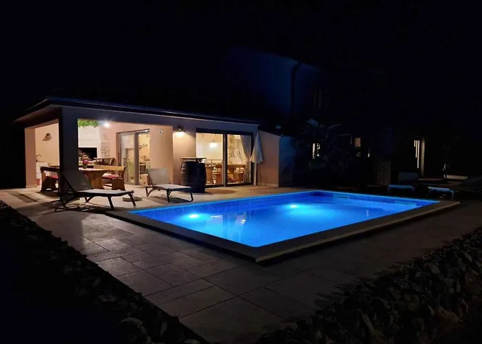 With Pool In Malinska-insel Krk 55087 Malinska