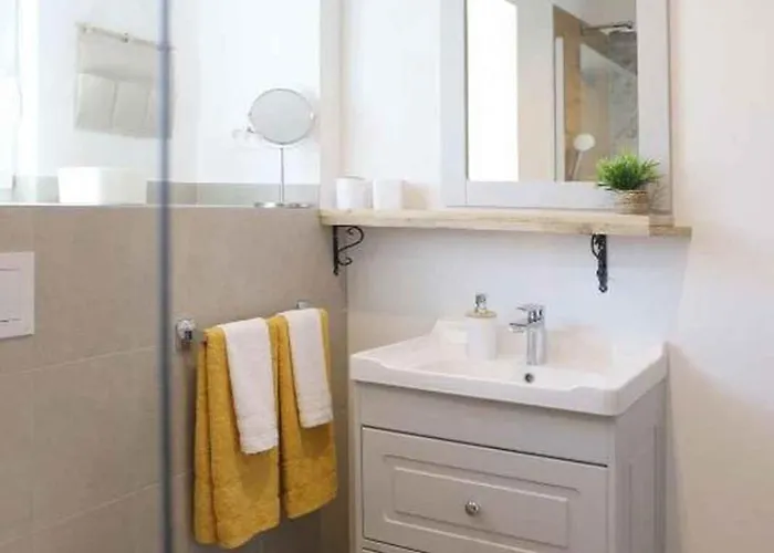 With Pool In Malinska-insel Krk 55087 * Malinska