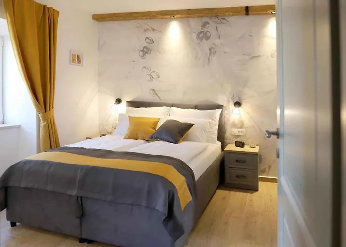 With Pool In Malinska-insel Krk 55087 *